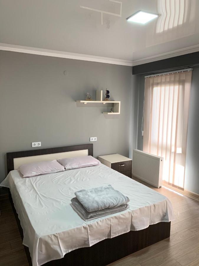 Art Hole Bed & Breakfast Kutaisi Bagian luar foto