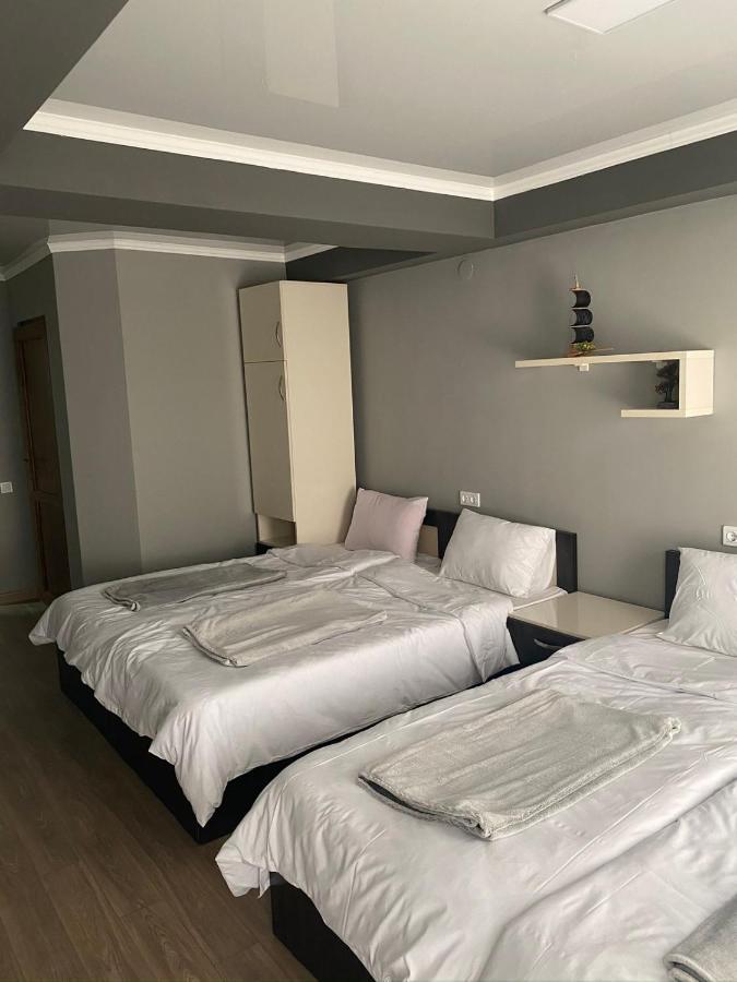 Art Hole Bed & Breakfast Kutaisi Bagian luar foto