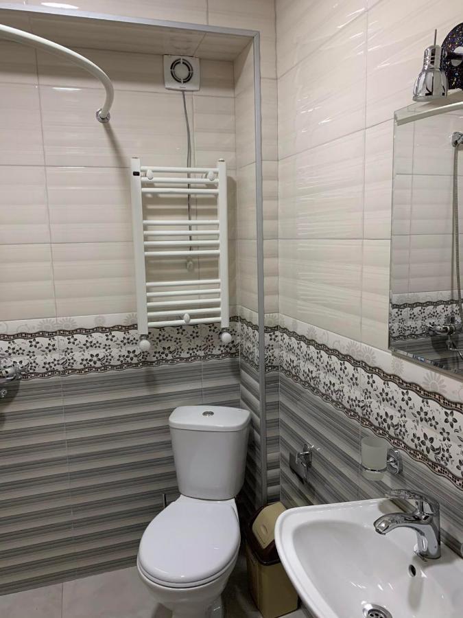 Art Hole Bed & Breakfast Kutaisi Bagian luar foto