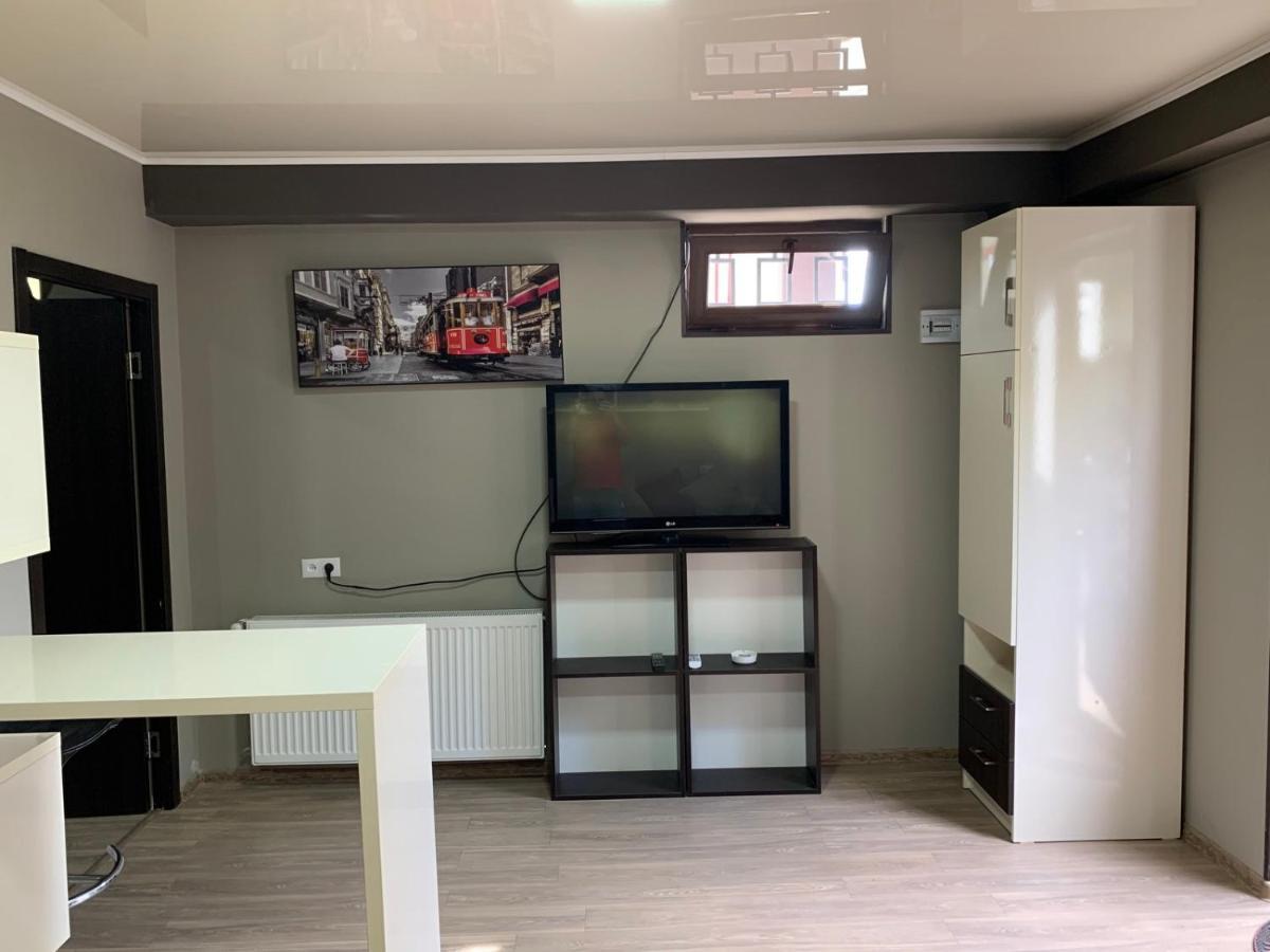 Art Hole Bed & Breakfast Kutaisi Bagian luar foto