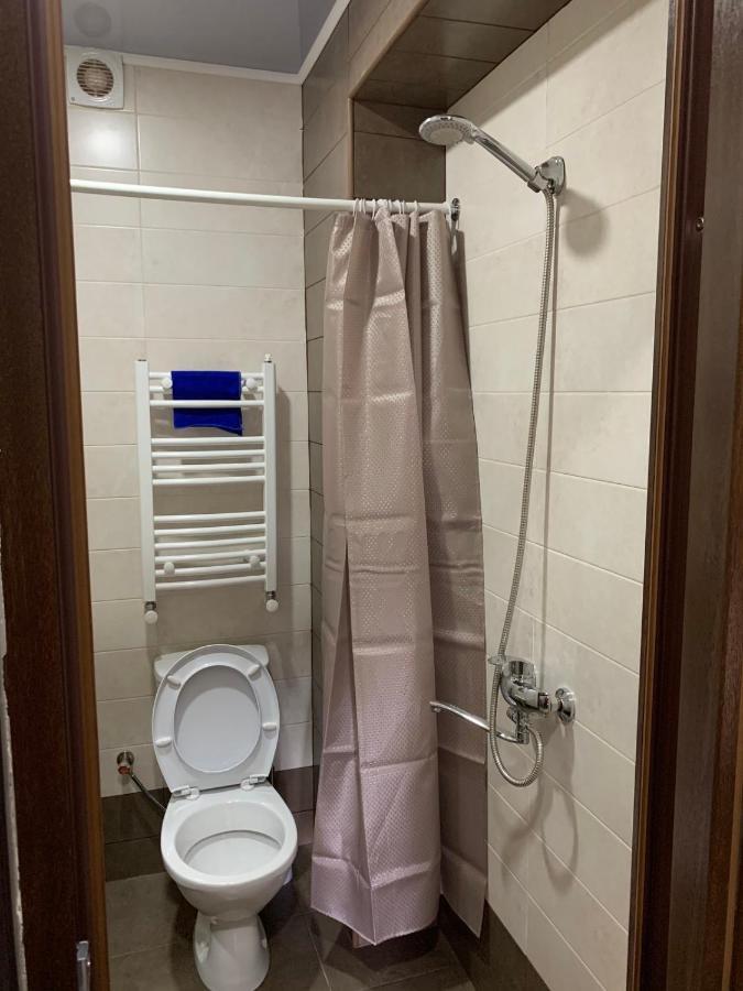 Art Hole Bed & Breakfast Kutaisi Bagian luar foto