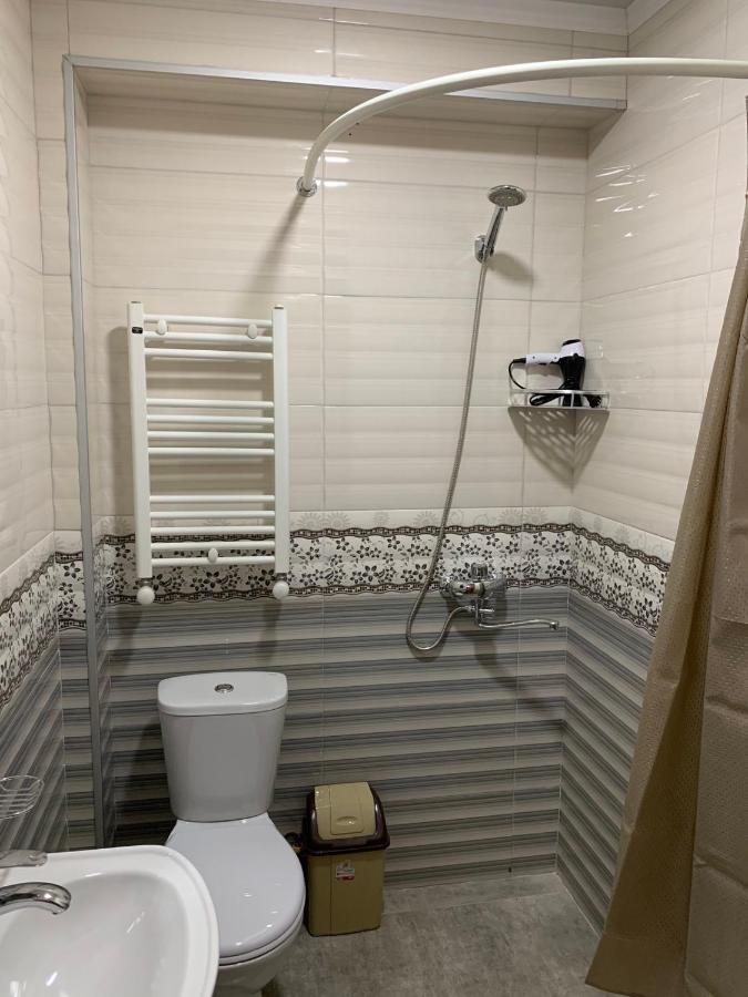 Art Hole Bed & Breakfast Kutaisi Bagian luar foto