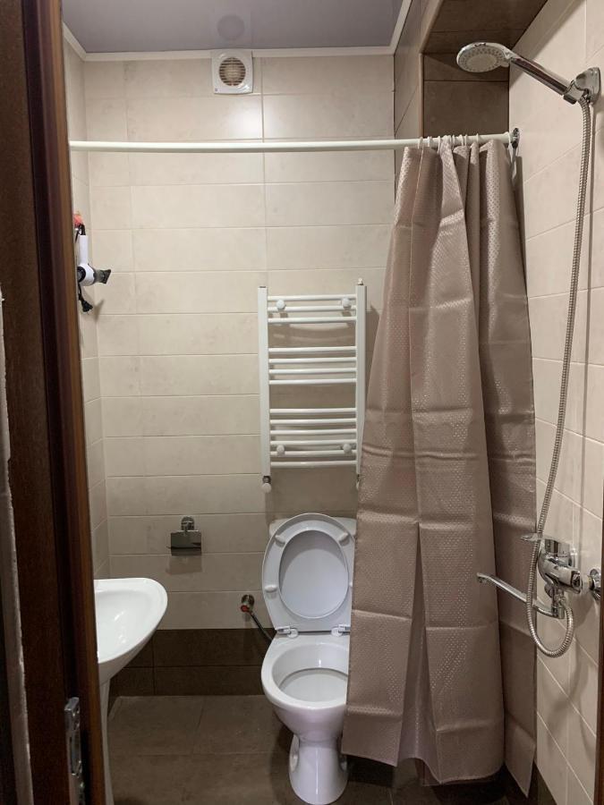 Art Hole Bed & Breakfast Kutaisi Bagian luar foto