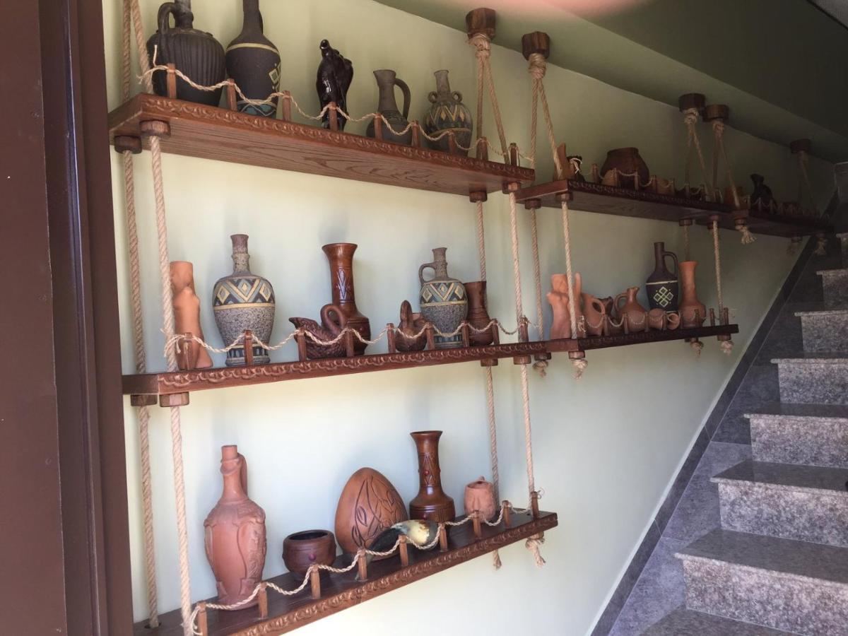 Art Hole Bed & Breakfast Kutaisi Bagian luar foto