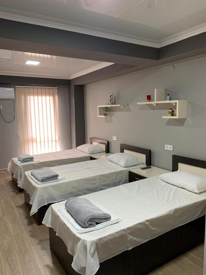 Art Hole Bed & Breakfast Kutaisi Bagian luar foto